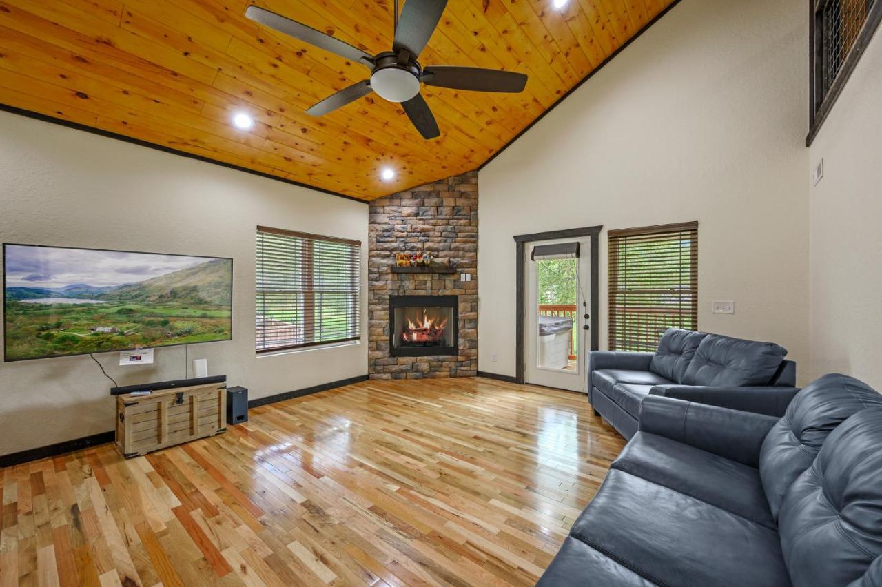 Smoky Mountain Chalet ピジョンフォージ エクステリア 写真